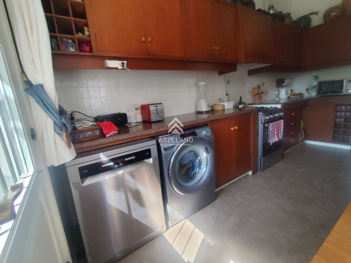 Casa ID.6126 - 2 dormitorios y dependencia en Playa Mansa