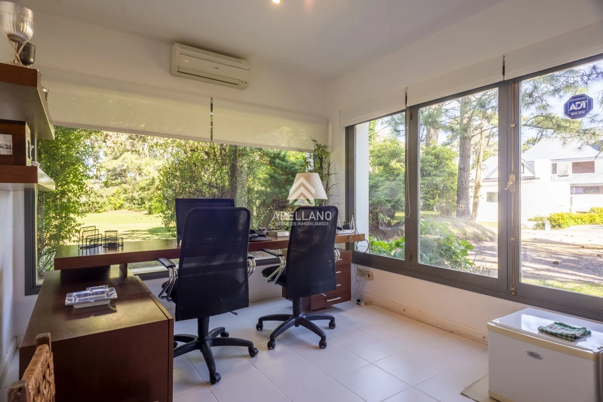Casa ID.2663 - casa con piscina 5 dormitorios en suite, escritorio jardin amplio