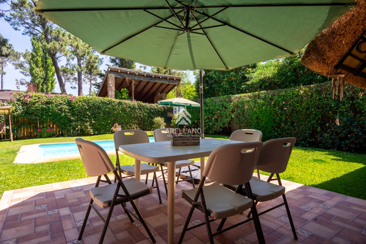 Casa ID.5750 - Alquiler 5 dormitorios piscina climatizada Punta del Este