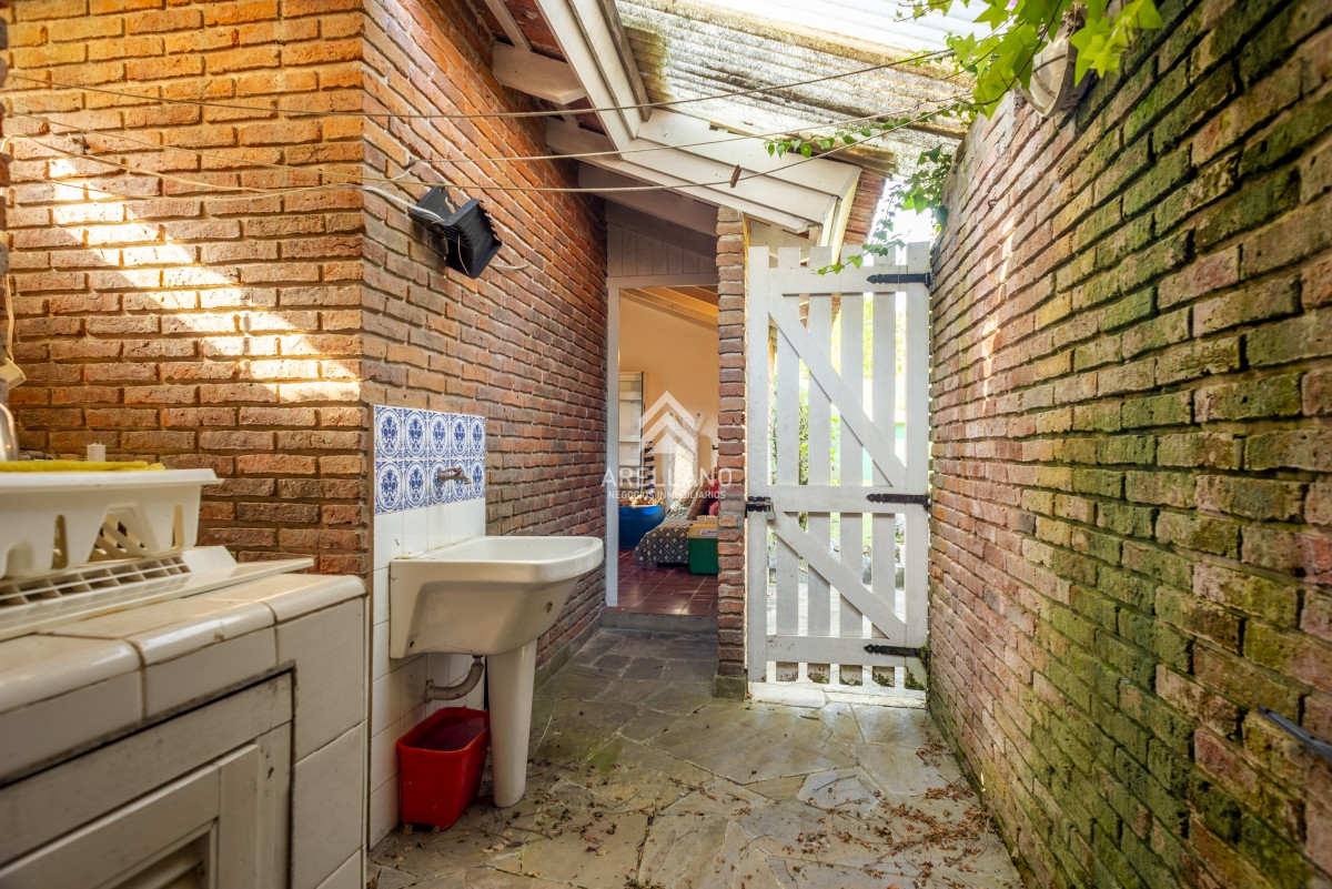 Casa ID.2561 - Venta casa 3 dormitorios y dependencia San Rafael Punta del Este