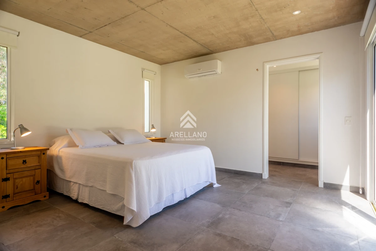 Casa ID.4200 - CASA CON PISCINA EN LA BARRA 3 DORMITORIOS