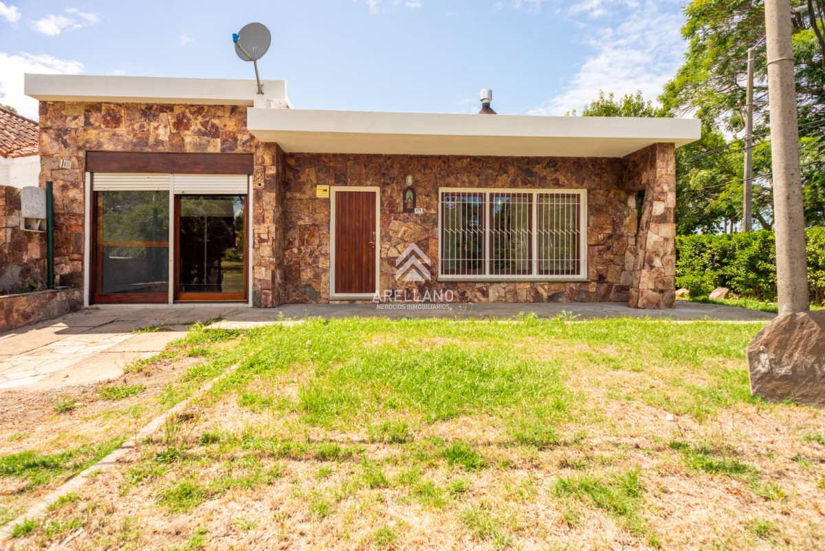 Casa ID.5781 - Casa en Pinares 2 dormitorios, solida construccion