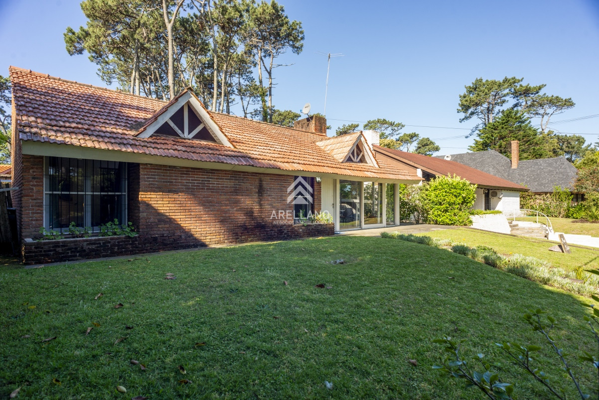 Casa ID.2561 - Venta casa 3 dormitorios y dependencia San Rafael Punta del Este