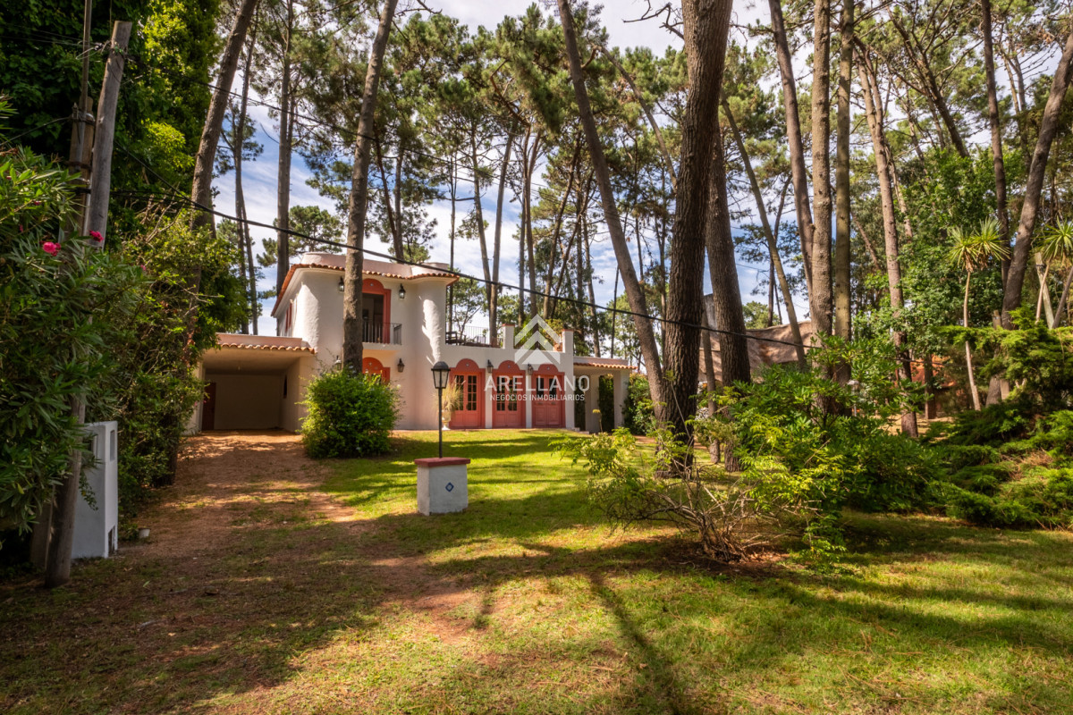 Casa ID.5791 - Casa de estilo en Pinares, 4 habitaciones y 3 baños