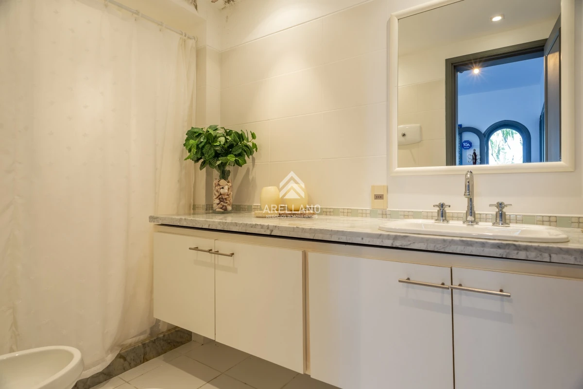 Casa ID.2663 - casa con piscina 5 dormitorios en suite, escritorio jardin amplio