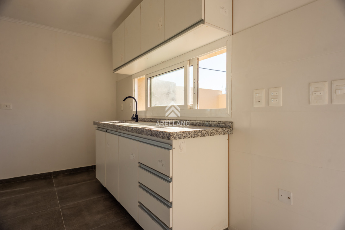 Casa ID.4605 - 2 dormitorios altos de la laguna con garage