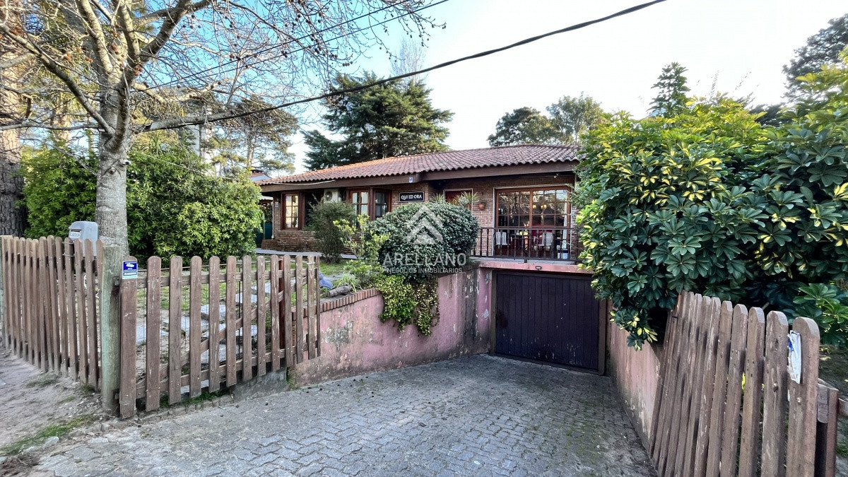 Casa ID.1365 - 3 dormitorios con garage Cantegril, proximo a Roosevelt