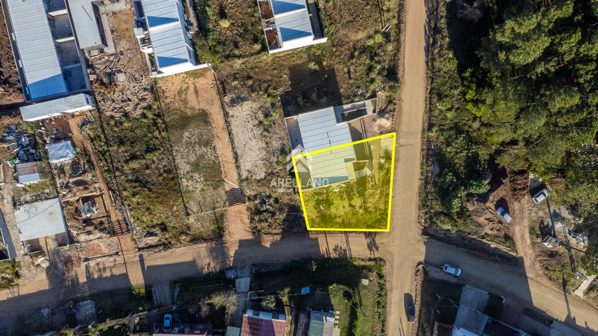 Casa ID.4605 - 2 dormitorios altos de la laguna con garage