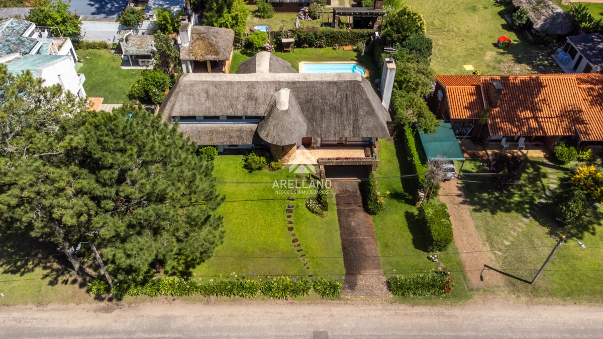 Casa ID.5750 - Alquiler 5 dormitorios piscina climatizada Punta del Este