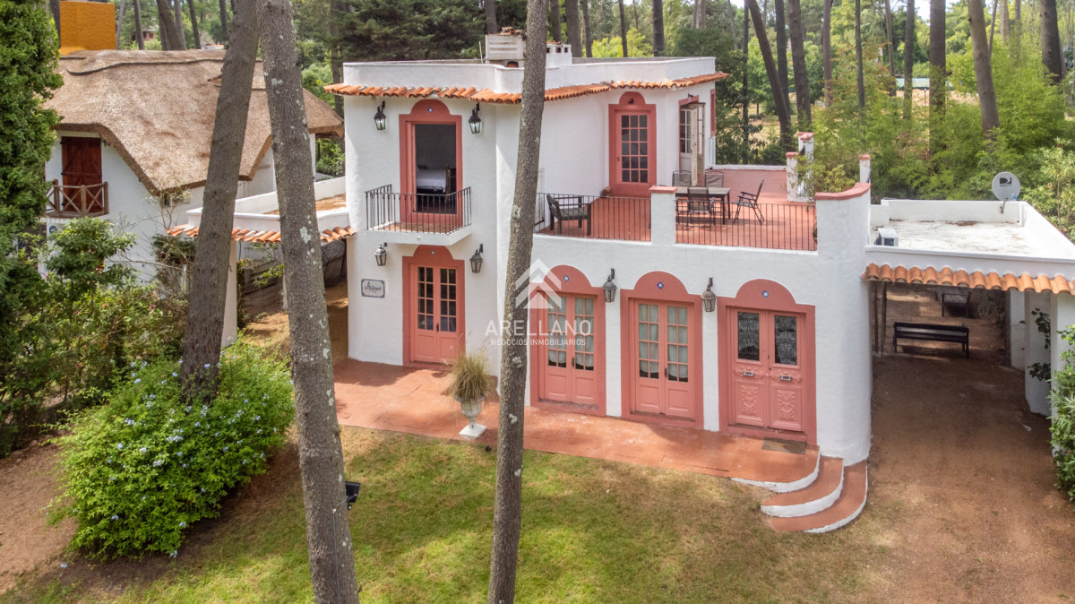 Casa ID.5791 - Casa de estilo en Pinares, 4 habitaciones y 3 baños