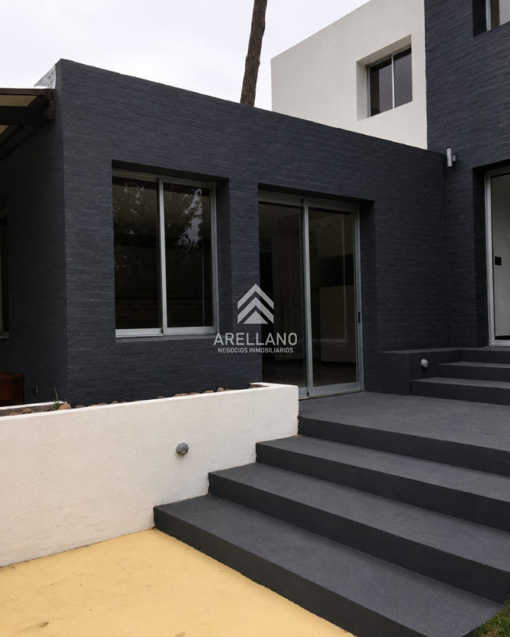 Casa ID.6892 - Hermosa Casa en Pinares