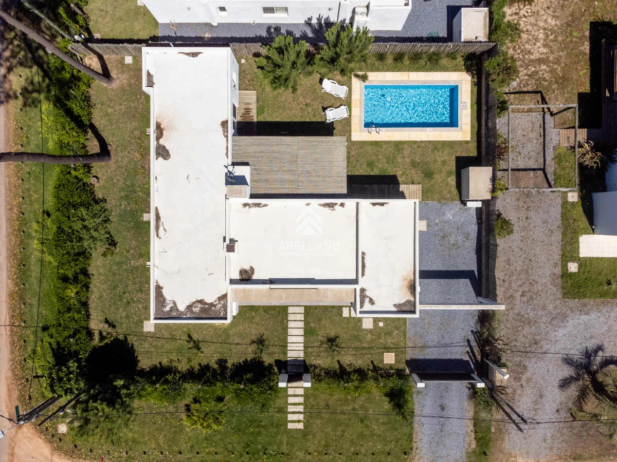 Casa ID.4200 - CASA CON PISCINA EN LA BARRA 3 DORMITORIOS