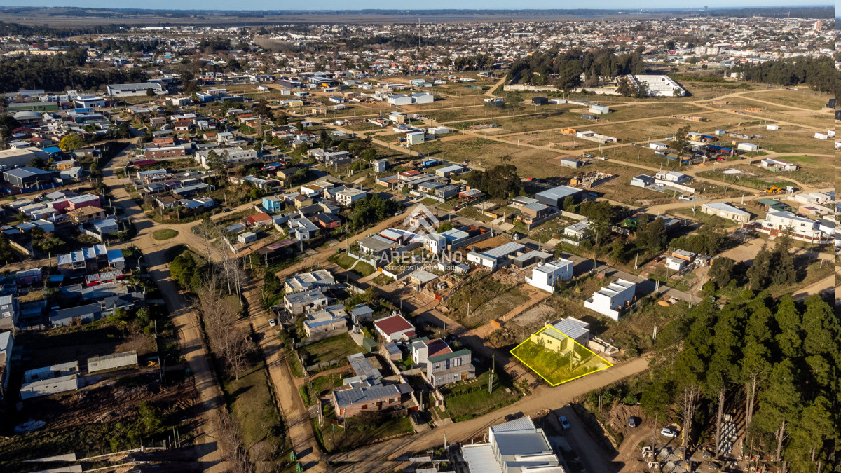 Casa ID.4605 - 2 dormitorios altos de la laguna con garage