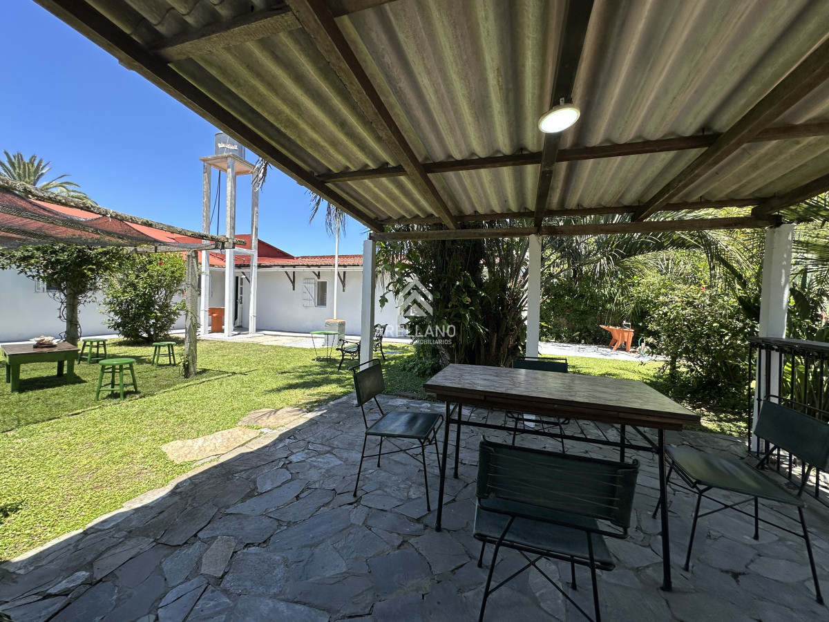Casa ID.4217 - Venta casa 5 dormitorios en La Coronilla 