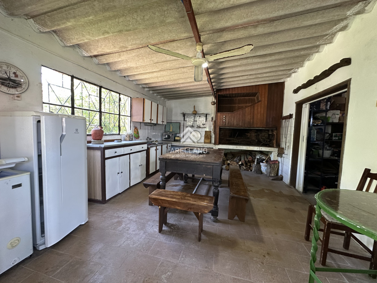 Casa ID.4217 - Venta casa 5 dormitorios en La Coronilla 