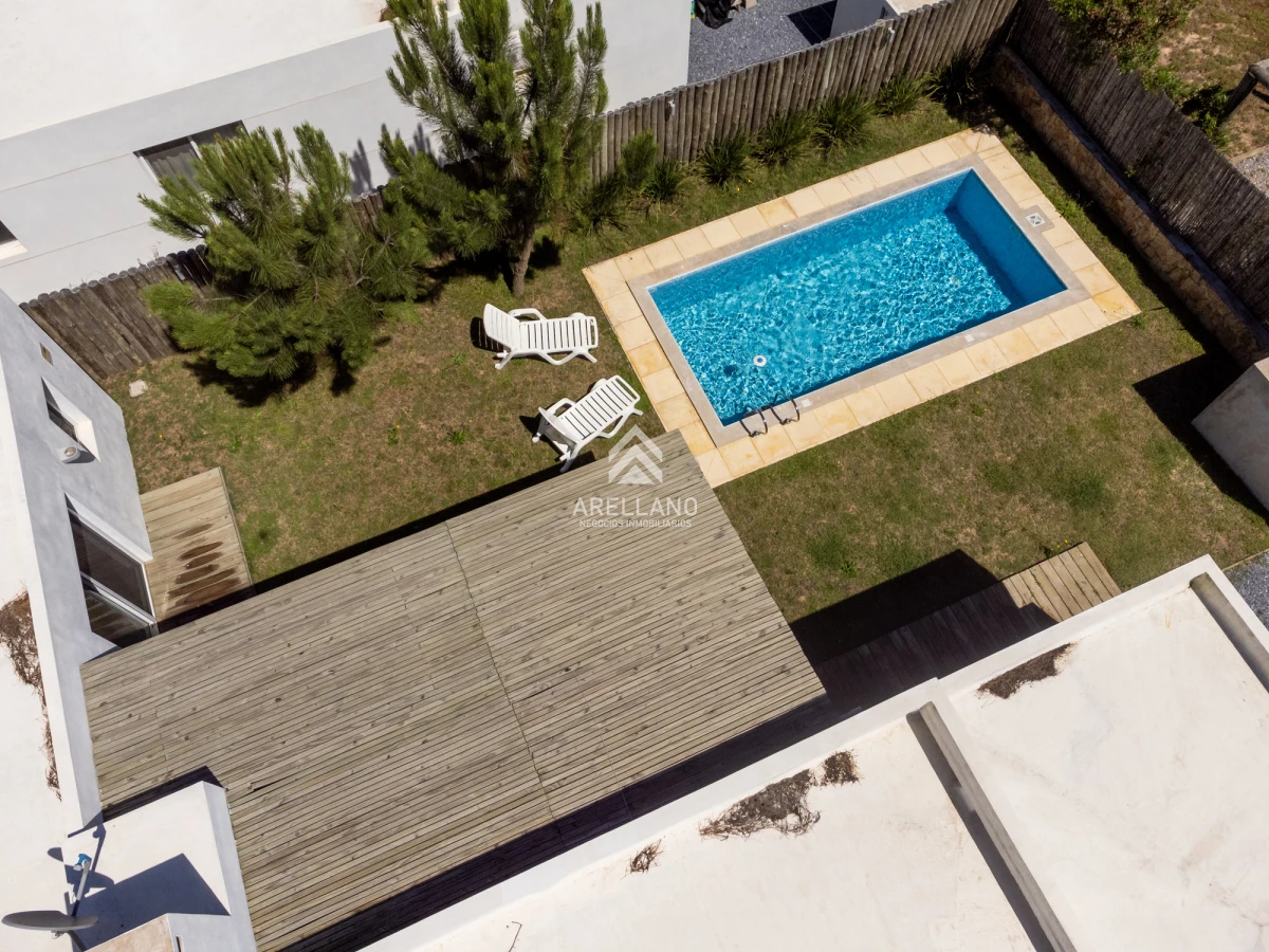 Casa ID.4200 - CASA CON PISCINA EN LA BARRA 3 DORMITORIOS