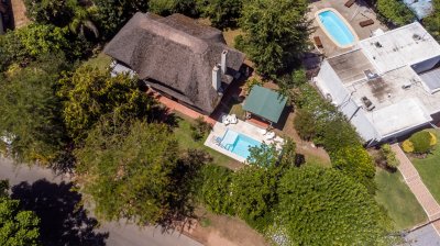 Casa Codigo #Venta casa 5 dormitorios, piscina y garage