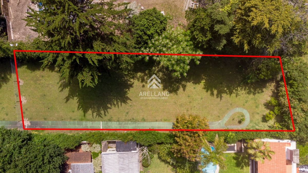 Terreno ID.1489 - TERRENO EN PLAYA MANSA 1045M2 A POCAS CUADRAS DEL MAR
