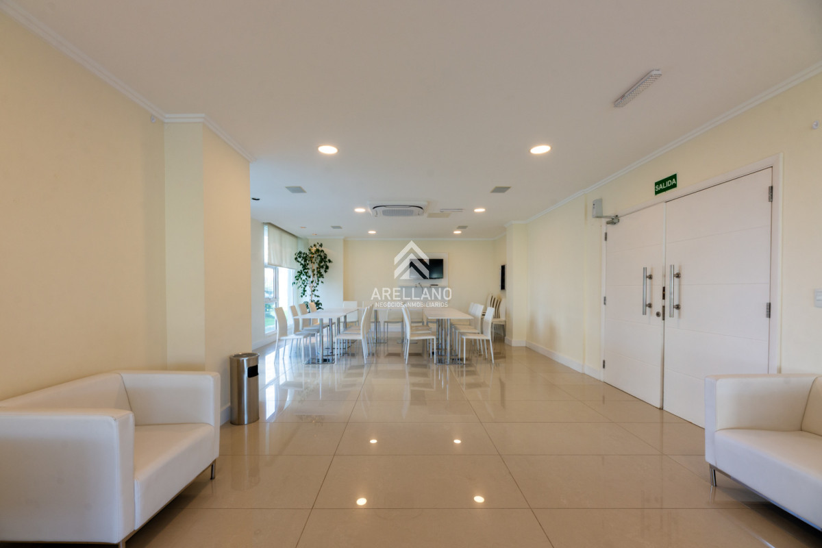 Apartamento ID.5597 - 3 dormitorios y dependencia, Playa Mansa, Punta del Este