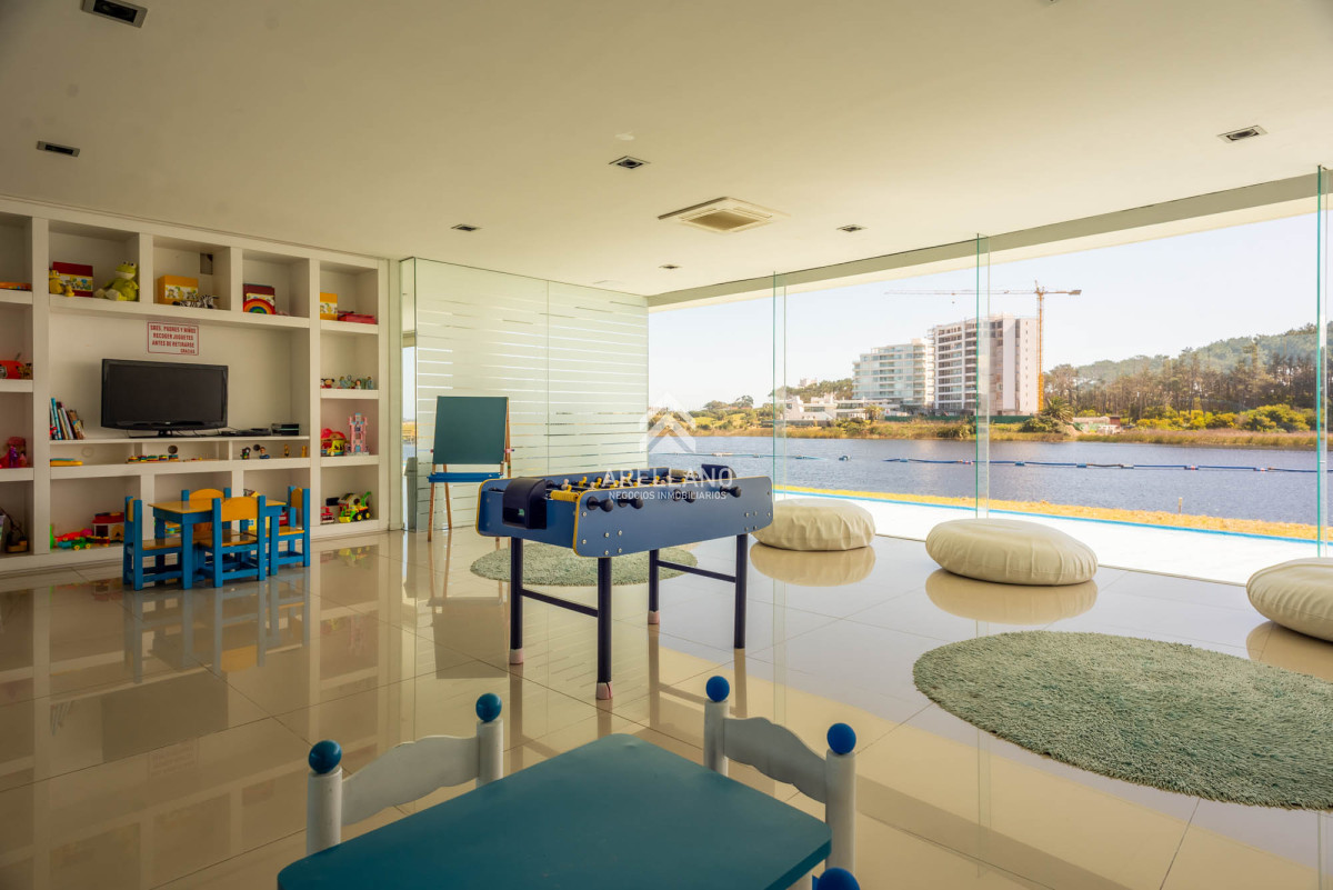Apartamento ID.4033 - 3 dormitorios vista despejada a la laguna y al mar.