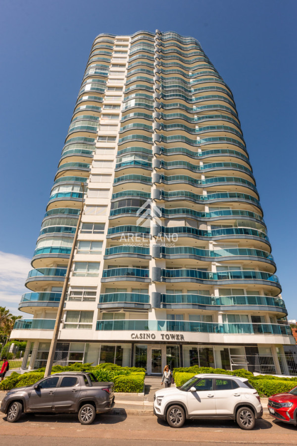 Apartamento ID.5597 - 3 dormitorios y dependencia, Playa Mansa, Punta del Este
