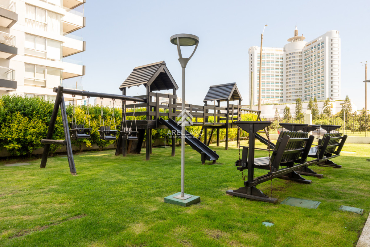 Apartamento ID.5597 - 3 dormitorios y dependencia, Playa Mansa, Punta del Este