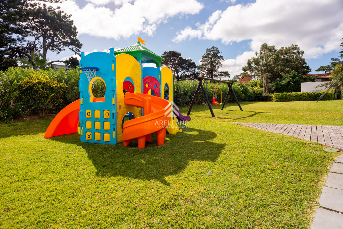 Apartamento ID.4544 - 3 y dependencia Sunrise Tower, Piso Alto, Playa Mansa