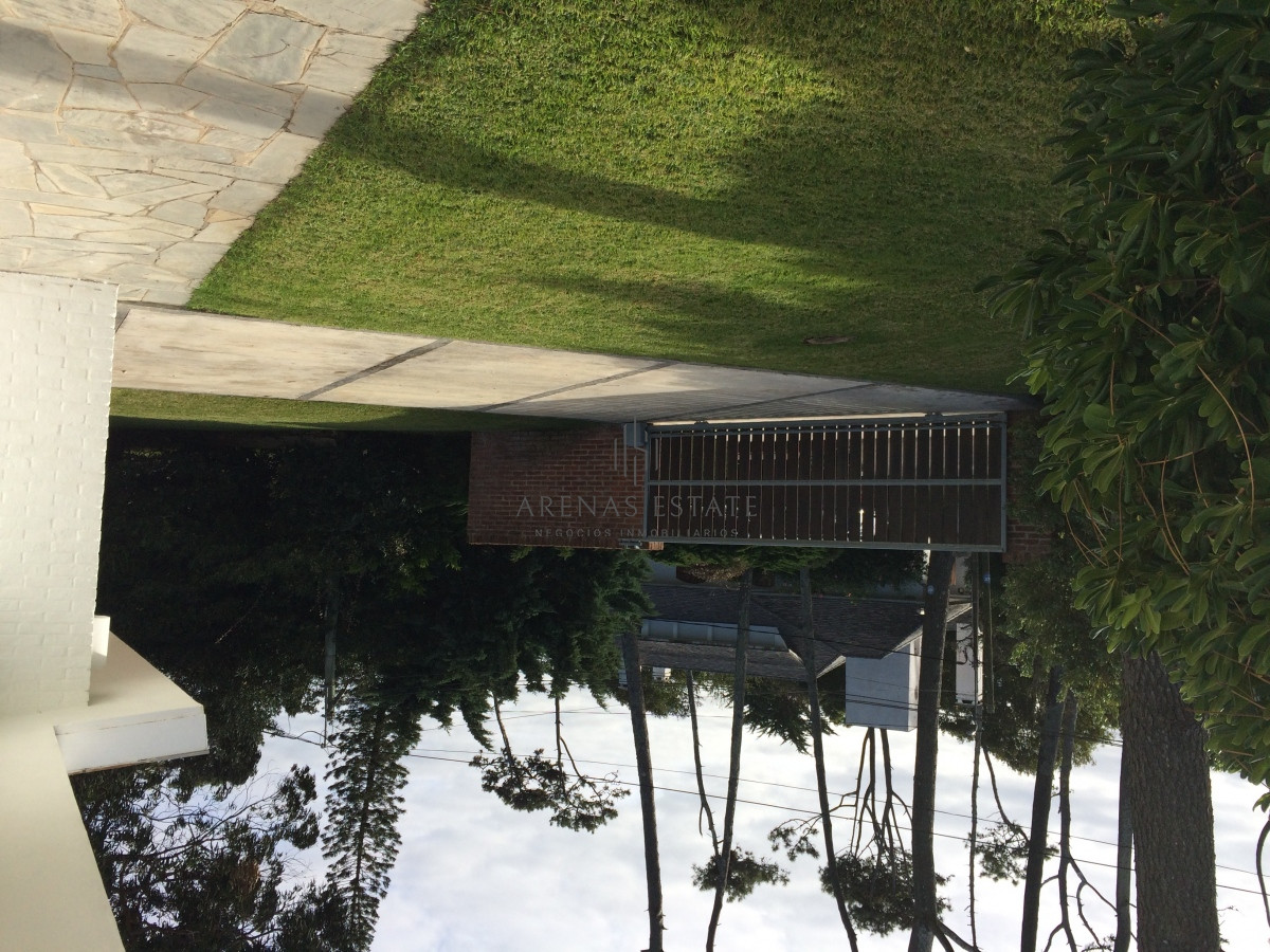 Casa ID.2901 - Casa en venta en Punta del Este , Zona Golf