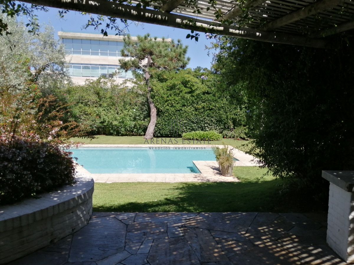 Casa ID.2901 - Casa en venta en Punta del Este , Zona Golf