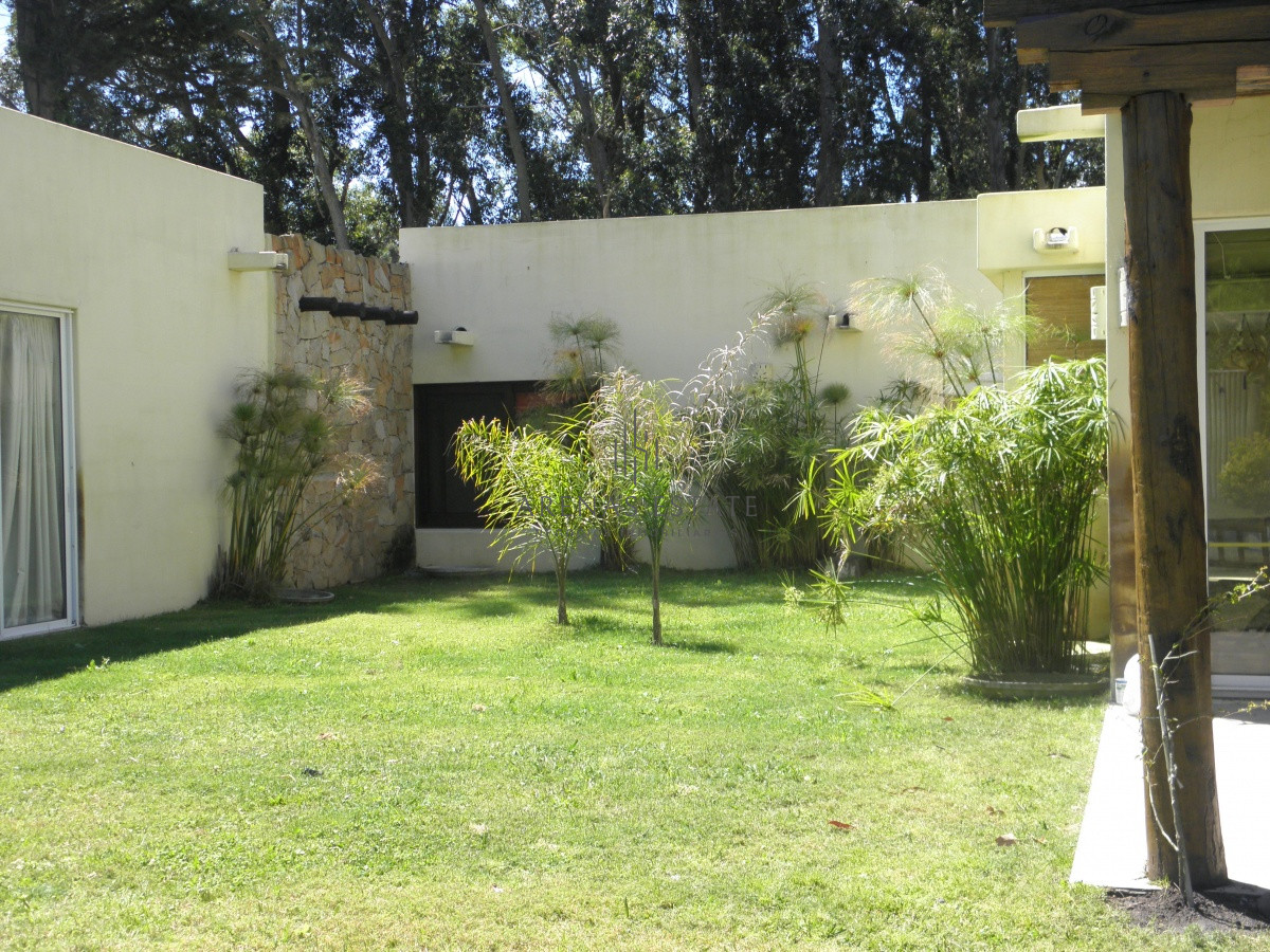 Casa ID.2900 - Casa en venta en Lugano Punta del Este 