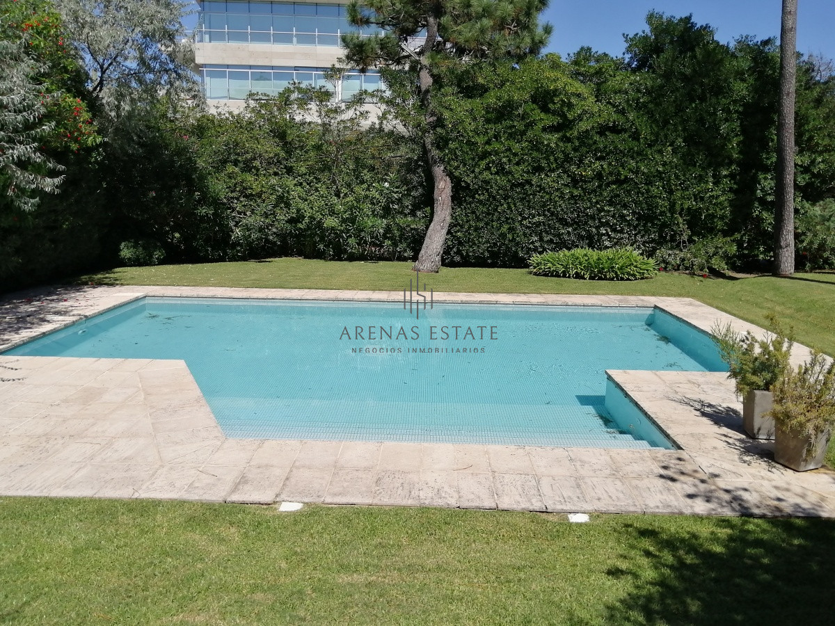 Casa ID.2901 - Casa en venta en Punta del Este , Zona Golf