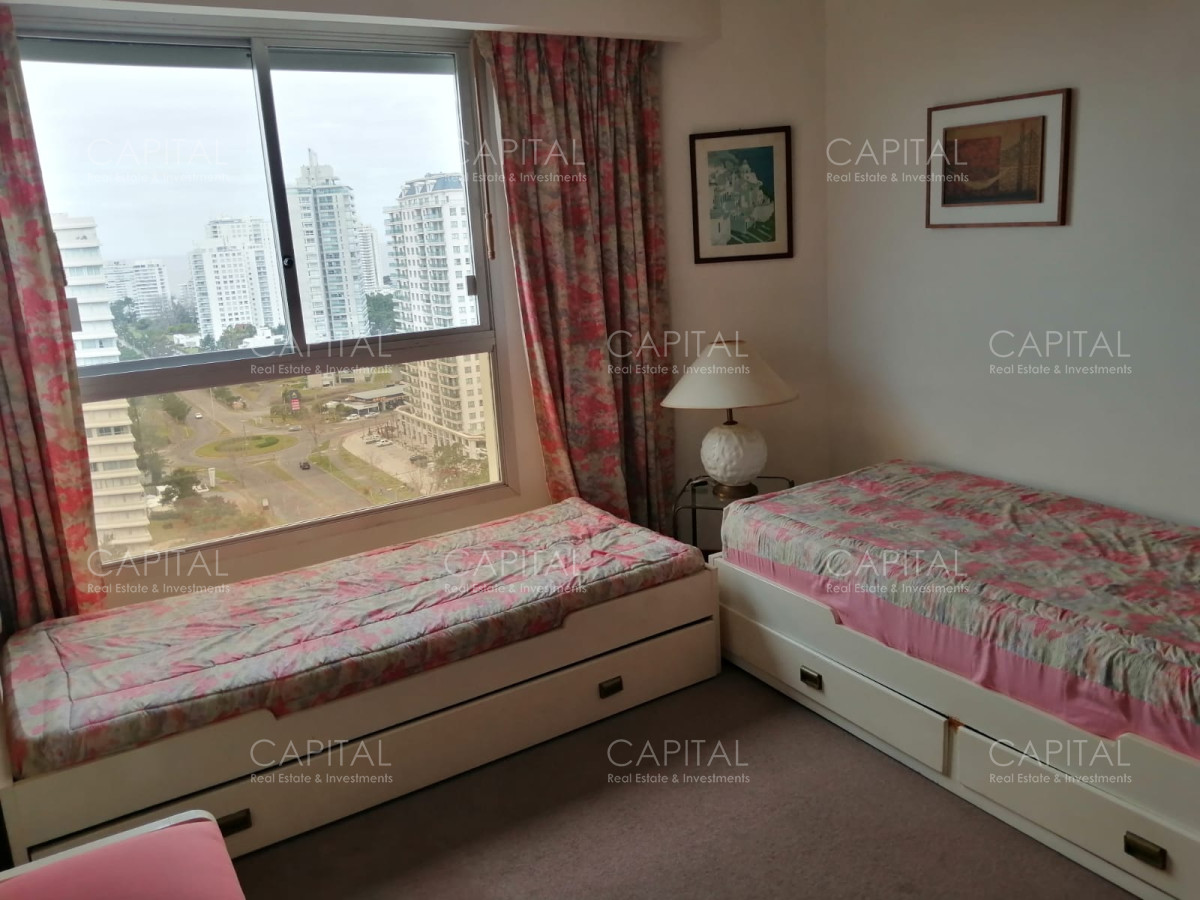 Apartamento ID.31920 - Apartamento Punta Shopping Tres Dormitorios