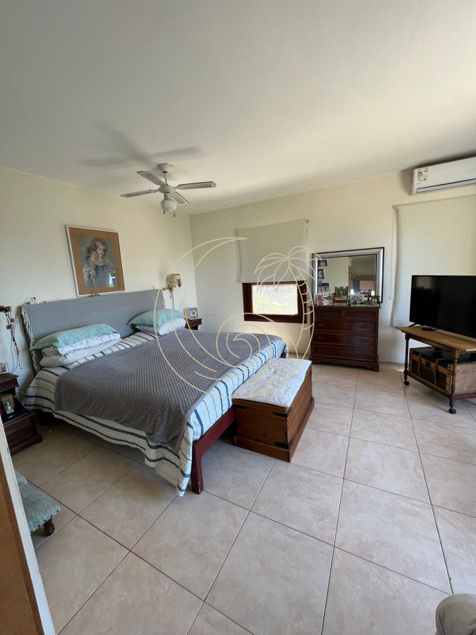 Casa ID.21092577 - San Rafael, a media cuadra del mar, lote de 1318 m2, casa con 300 m2 edificados