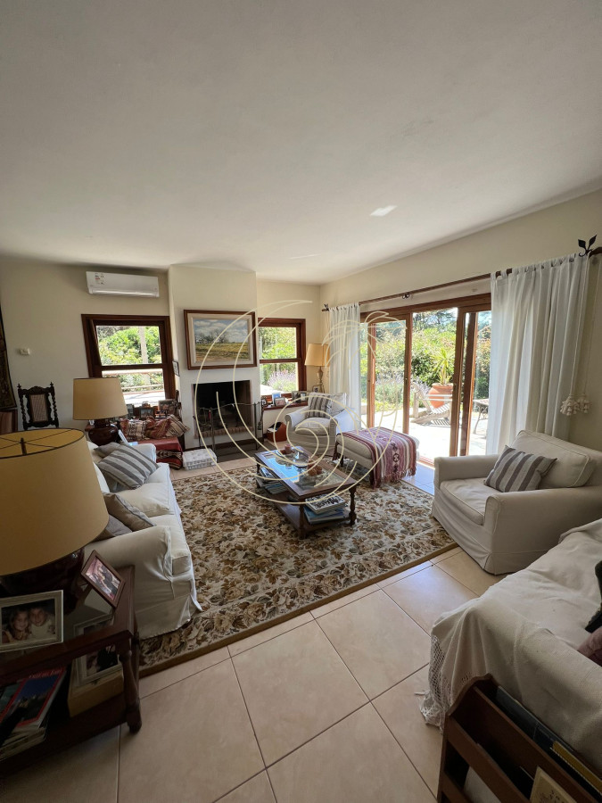 Casa ID.21092577 - San Rafael, a media cuadra del mar, lote de 1318 m2, casa con 300 m2 edificados