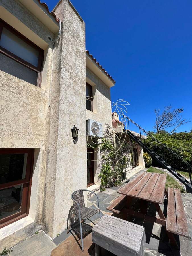 Casa ID.21092577 - San Rafael, a media cuadra del mar, lote de 1318 m2, casa con 300 m2 edificados