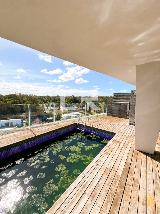 Apartamento ID.695 - Penthouse en alquiler en exclusiva Torre Delamar.