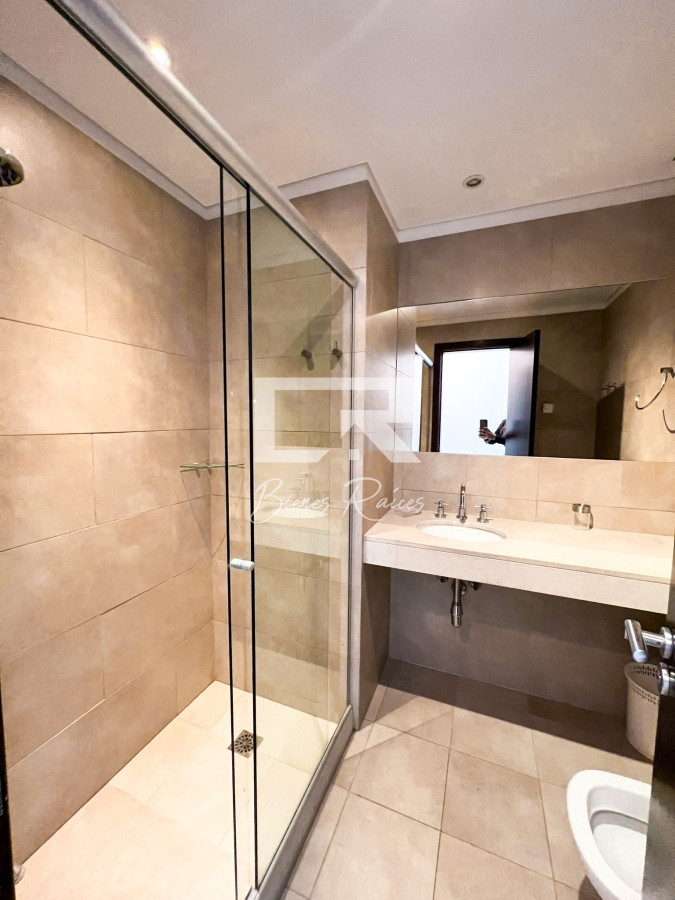 Apartamento ID.695 - Penthouse en alquiler en exclusiva Torre Delamar.