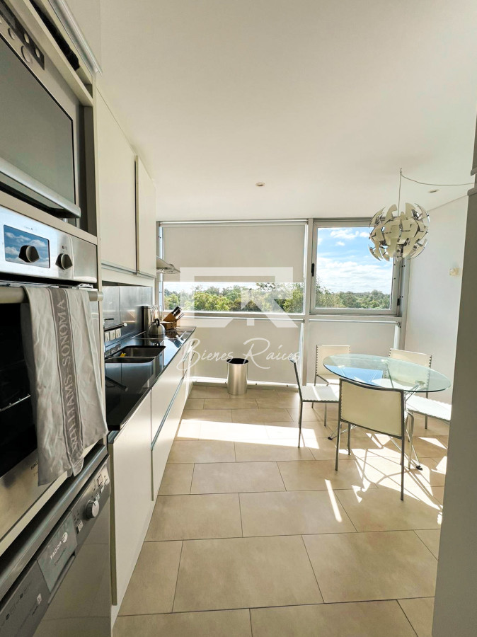Apartamento ID.695 - Penthouse en alquiler en exclusiva Torre Delamar.