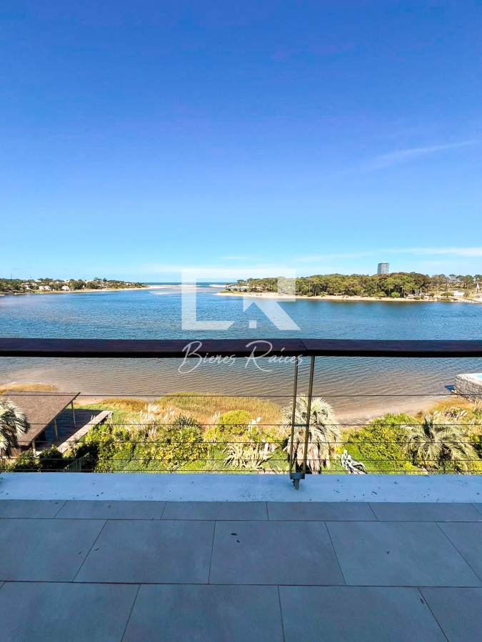 Apartamento ID.695 - Penthouse en alquiler en exclusiva Torre Delamar.