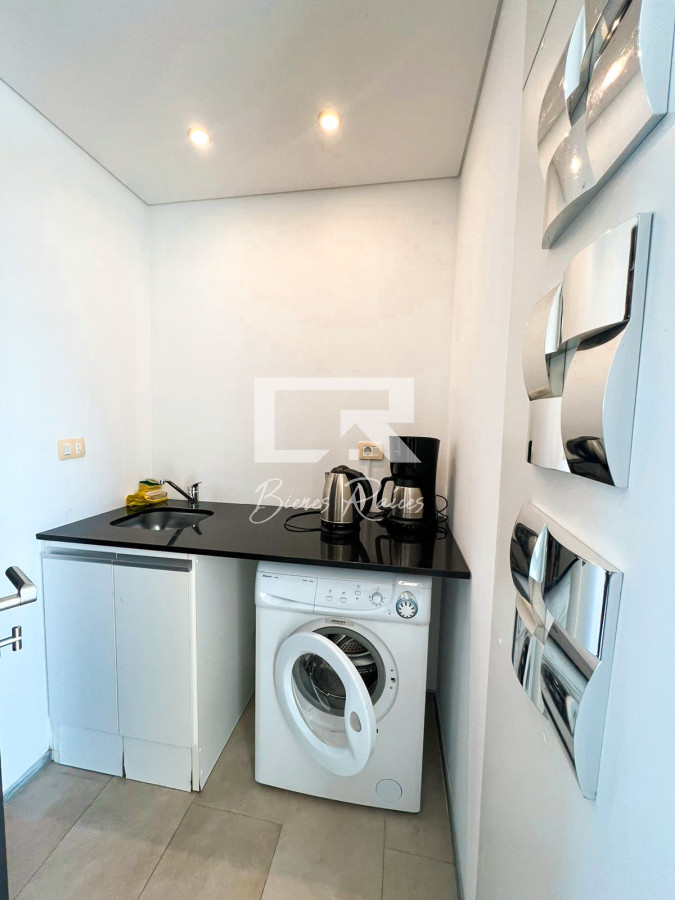 Apartamento ID.695 - Penthouse en alquiler en exclusiva Torre Delamar.