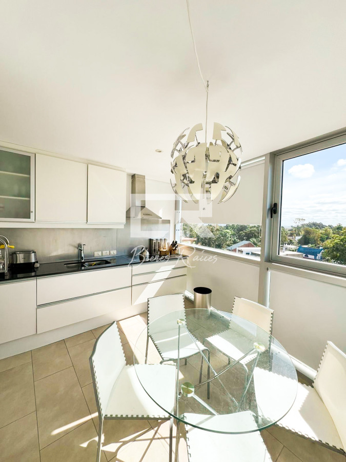 Apartamento ID.695 - Penthouse en alquiler en exclusiva Torre Delamar.