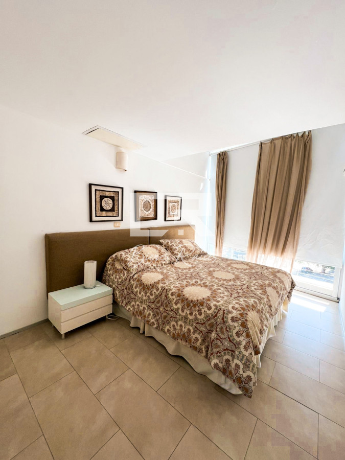 Apartamento ID.695 - Penthouse en alquiler en exclusiva Torre Delamar.