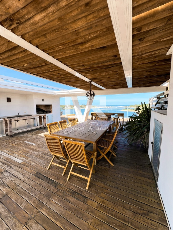Apartamento ID.695 - Penthouse en alquiler en exclusiva Torre Delamar.