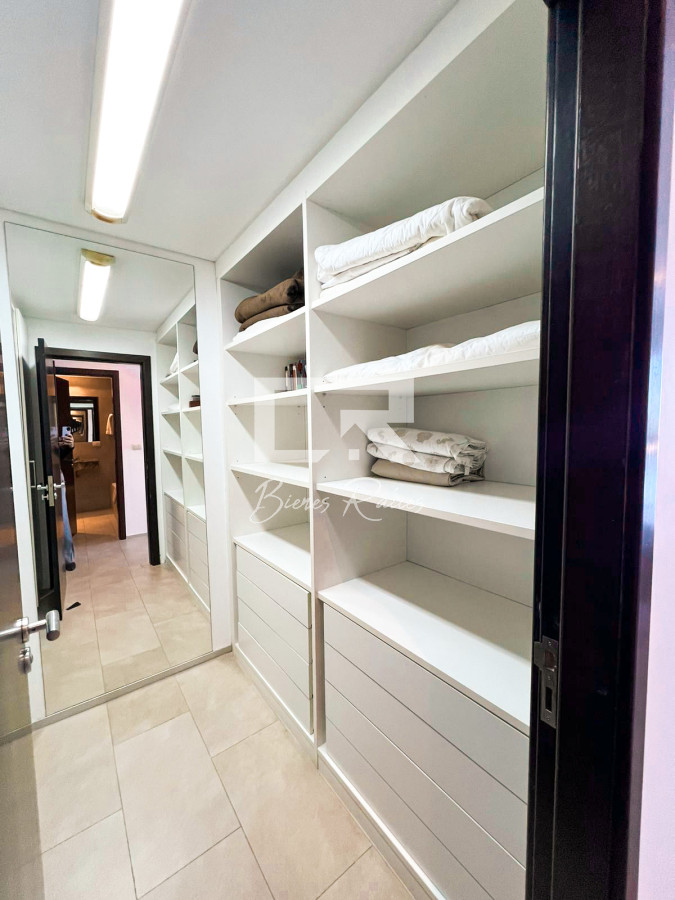 Apartamento ID.695 - Penthouse en alquiler en exclusiva Torre Delamar.