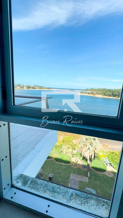 Apartamento ID.695 - Penthouse en alquiler en exclusiva Torre Delamar.