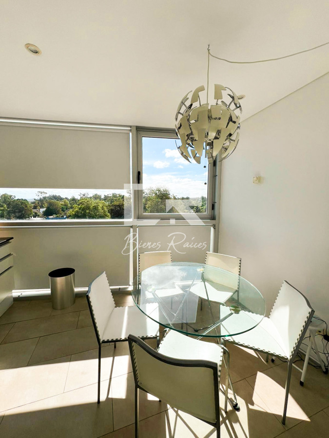 Apartamento ID.695 - Penthouse en alquiler en exclusiva Torre Delamar.