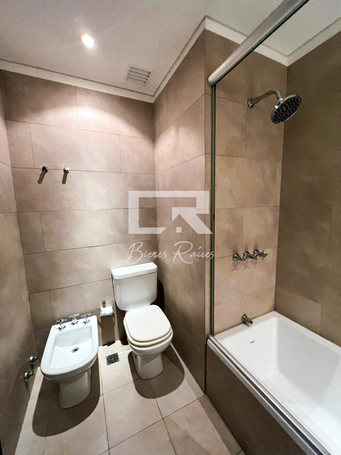 Apartamento ID.695 - Penthouse en alquiler en exclusiva Torre Delamar.