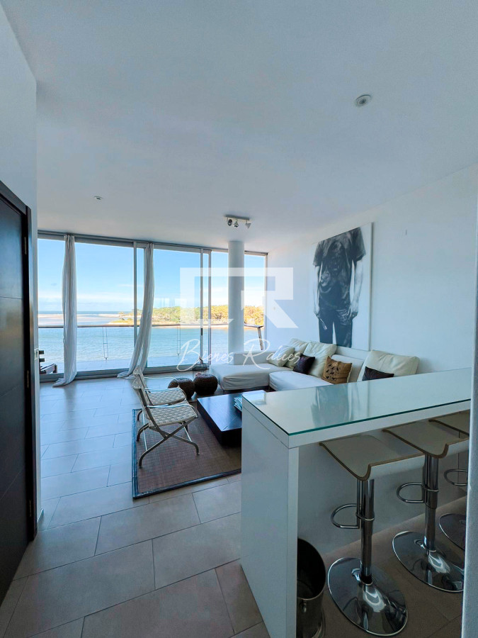 Apartamento ID.695 - Penthouse en alquiler en exclusiva Torre Delamar.