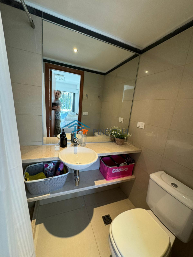 Brava, primera línea, 3 suites y dependencia. Terraza con parrillero.