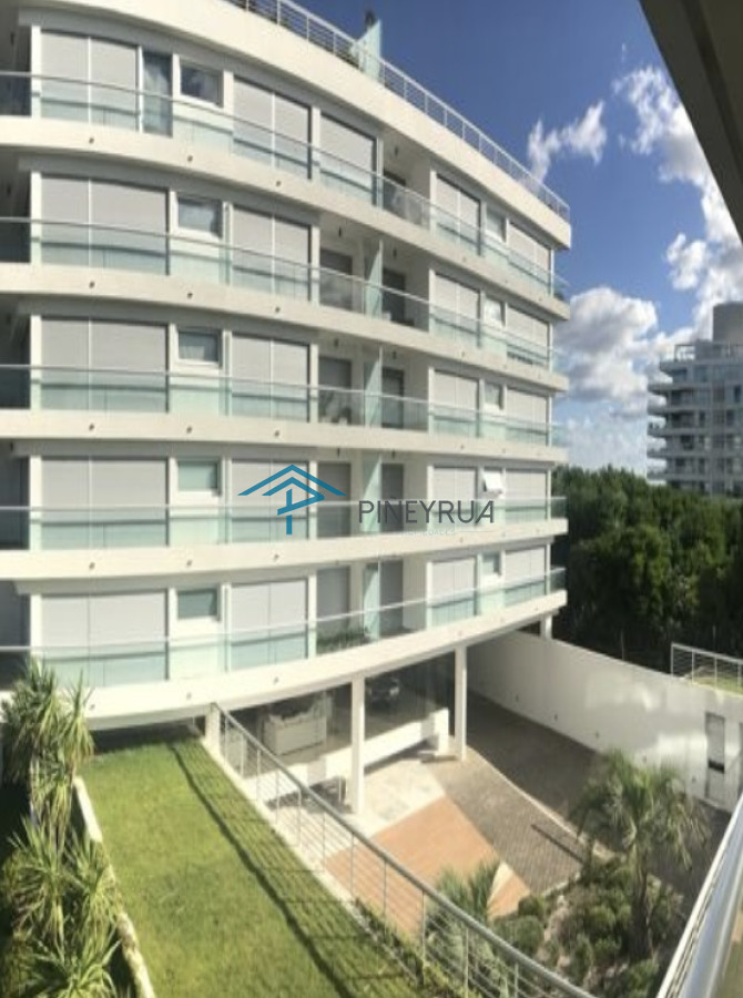 Venta de Apartamento, Parada 31 de la Brava, frente al mar. 3 suites y 